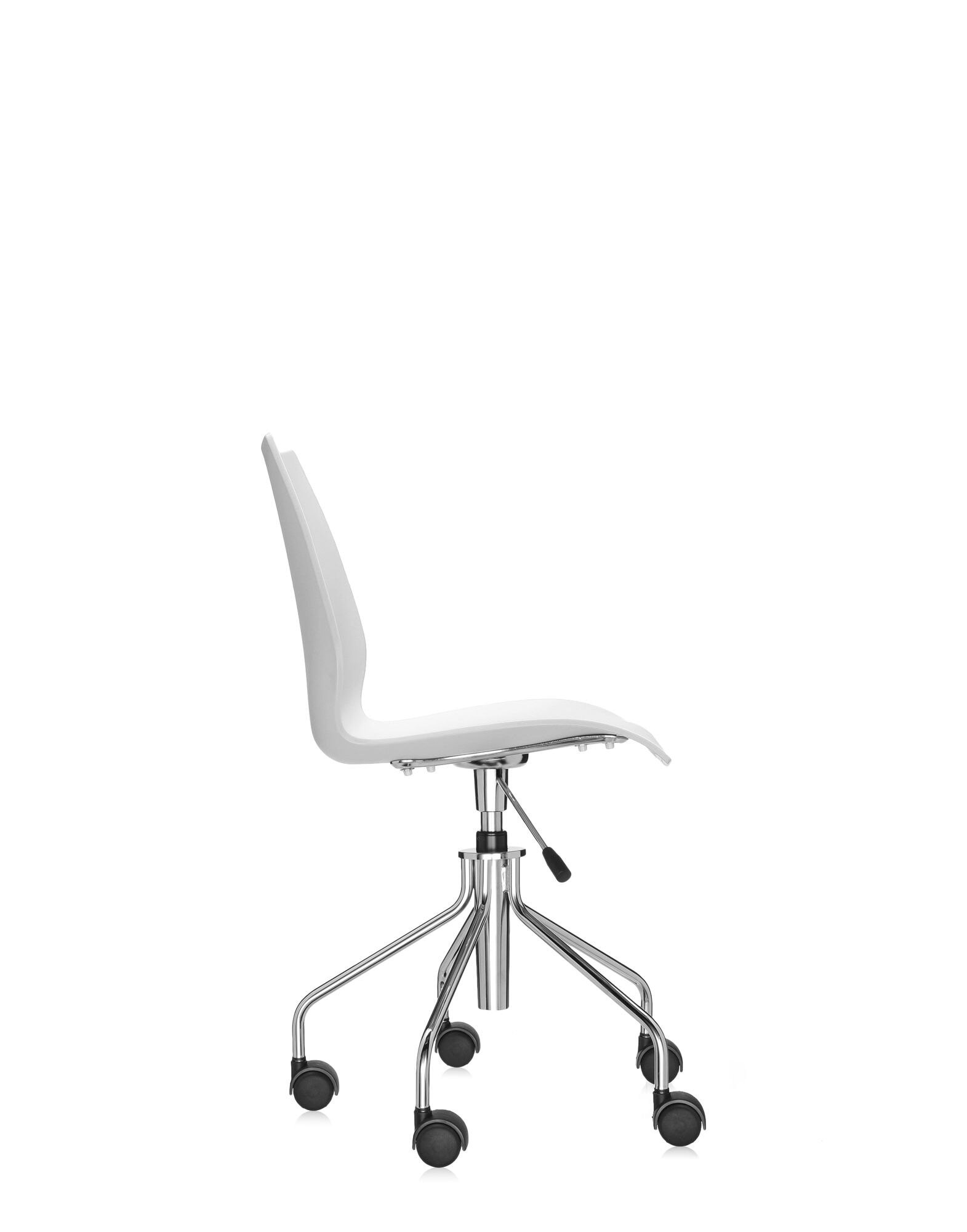 Side angle of Maui chair showing front edge and base