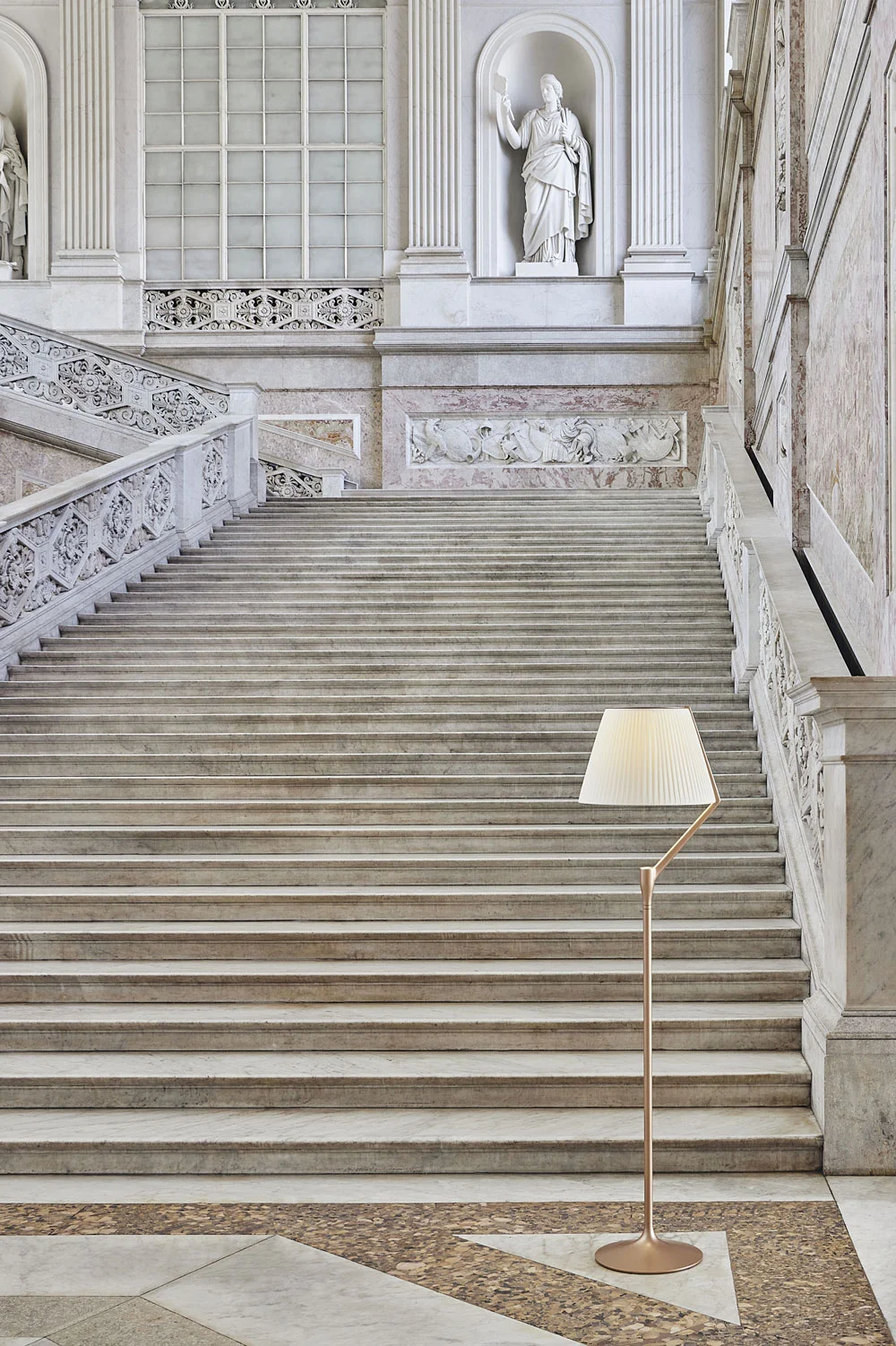 Kartell floor lamp 2025