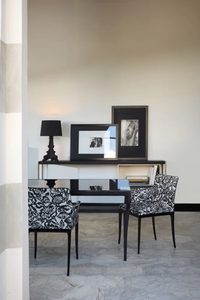 Photo set Kartell LILLYBET Petit Fauteuil Flower Key BLANC SABLE KAR05854BB 0